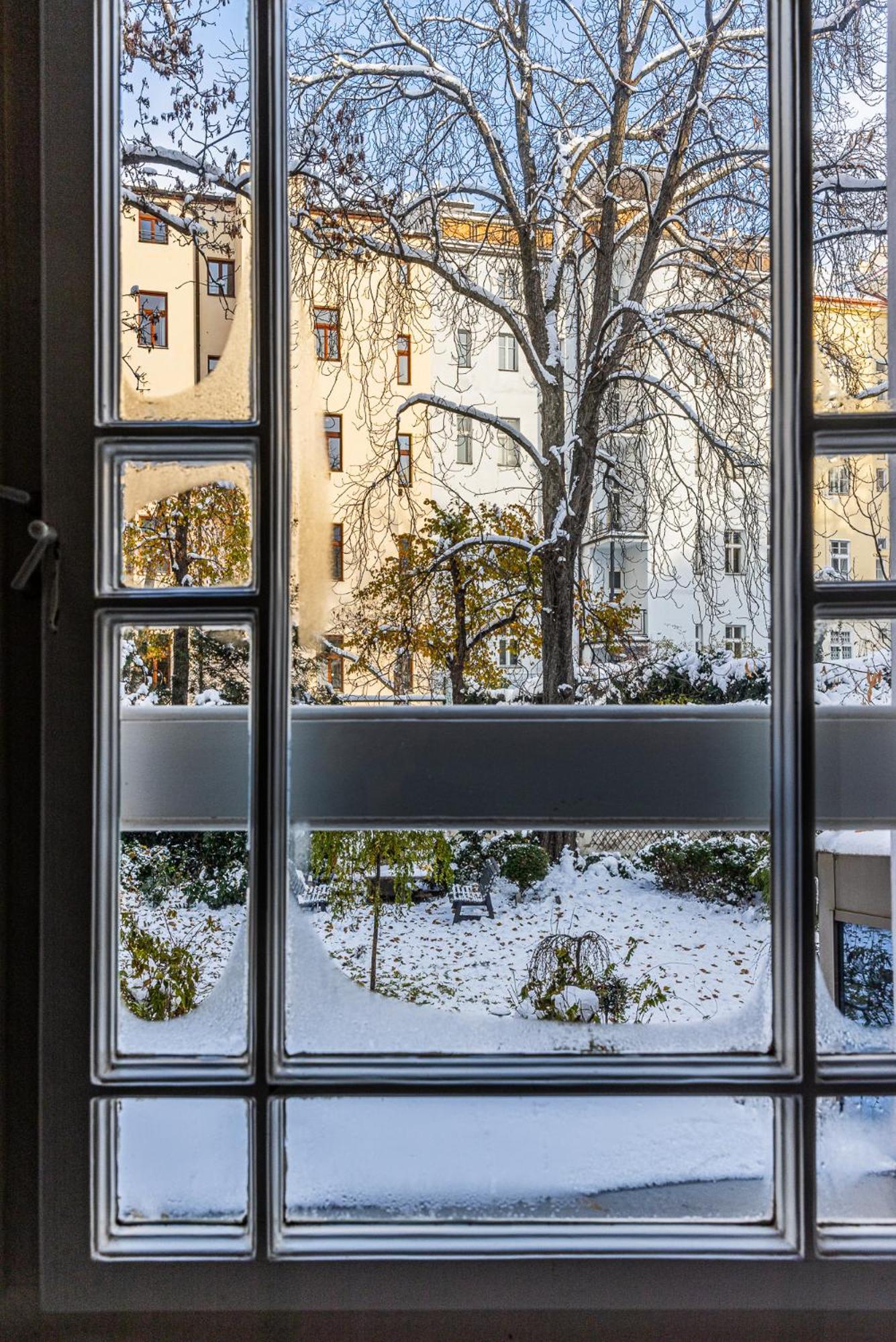 Nice Big Apartment 2Bds - Belgicka Prague Exterior photo